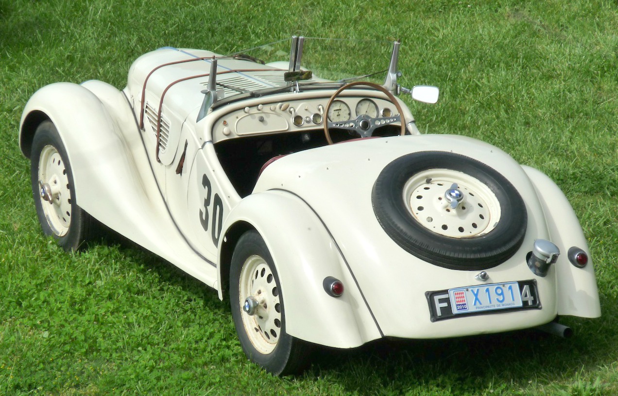 BMW 328 de 1937 à château volterra