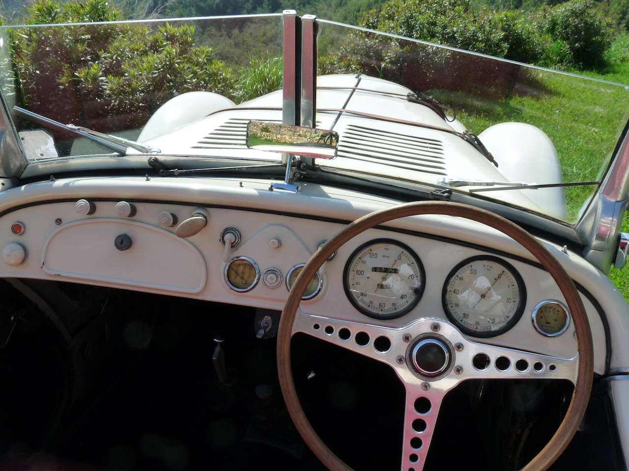 BMW 328 de 1937 à château volterra