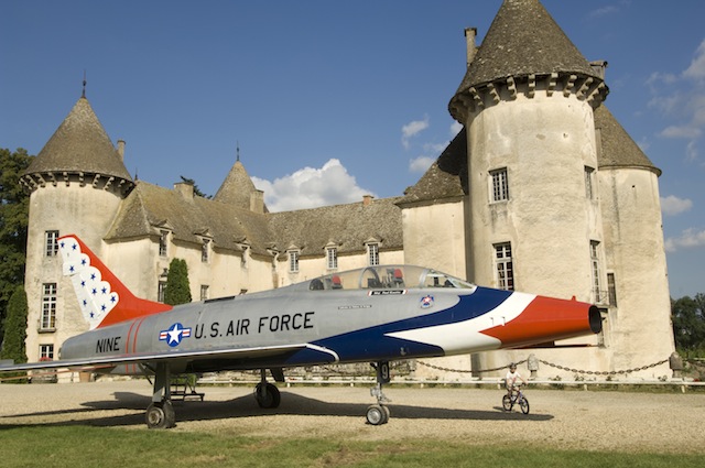 L'escadrille d'avions de chasse du château de Savigny -lès- Beaune (Joly)