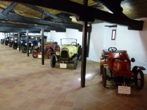 Le musée de voitures à château Carbonnieux