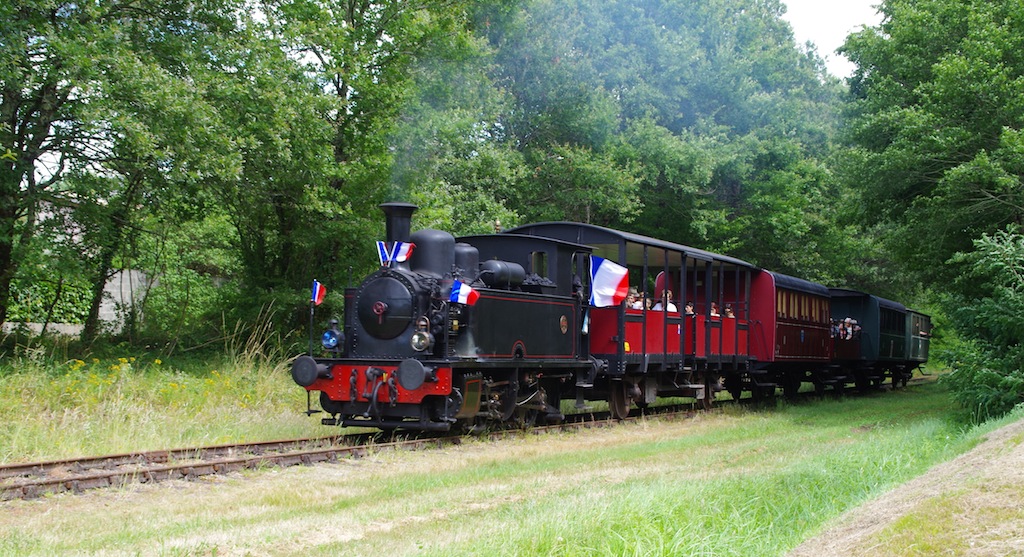 Guitres-Train touristique-CCordonatto-CATY1189 - copie