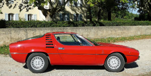 Une Alfa Romeo Montreal profil