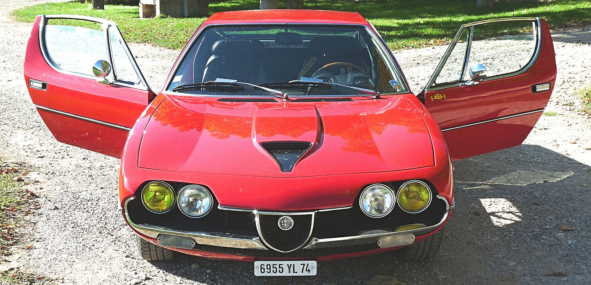 Une Alfa Romeo Montreal en Provence